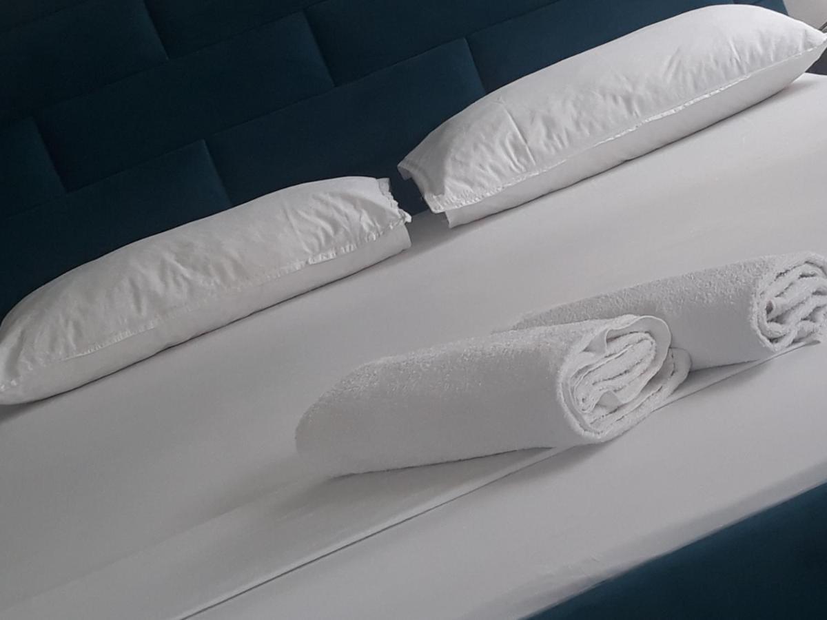 Isabel Rooms Тирана Екстер'єр фото